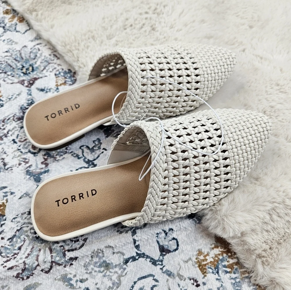 Torrid Woven Slip On Mule Bone BNWT Women US 8 WW 40335484 - Picture 2 of 7